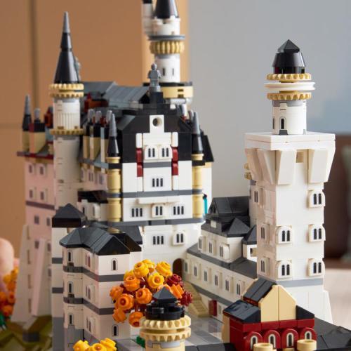 Architecture - Castelo de Neuschwanstein - Image 6